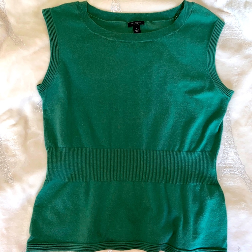 Ann Taylor’s - Light Sweater Tank